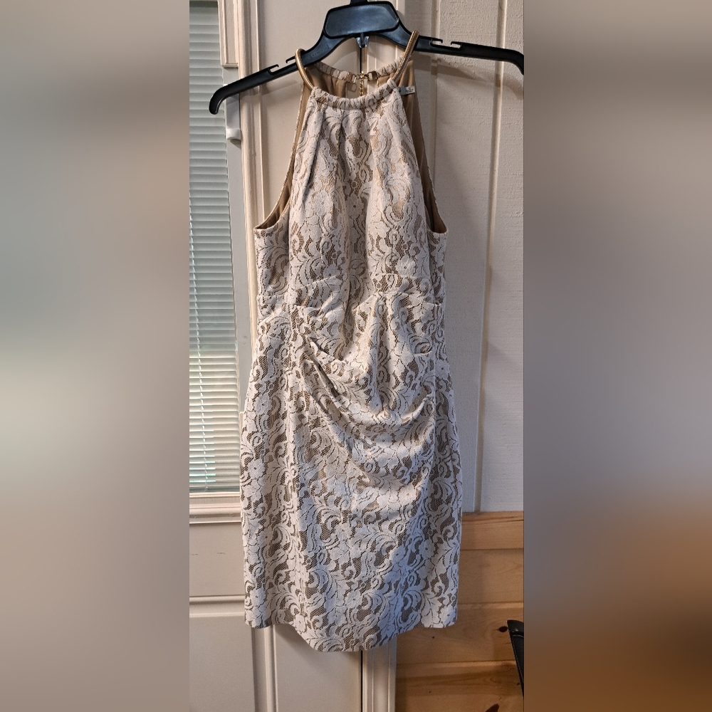 Ladies Eliza J Lacy Cream/Gold Sheath Sleeveless Dress Event Date Night 10